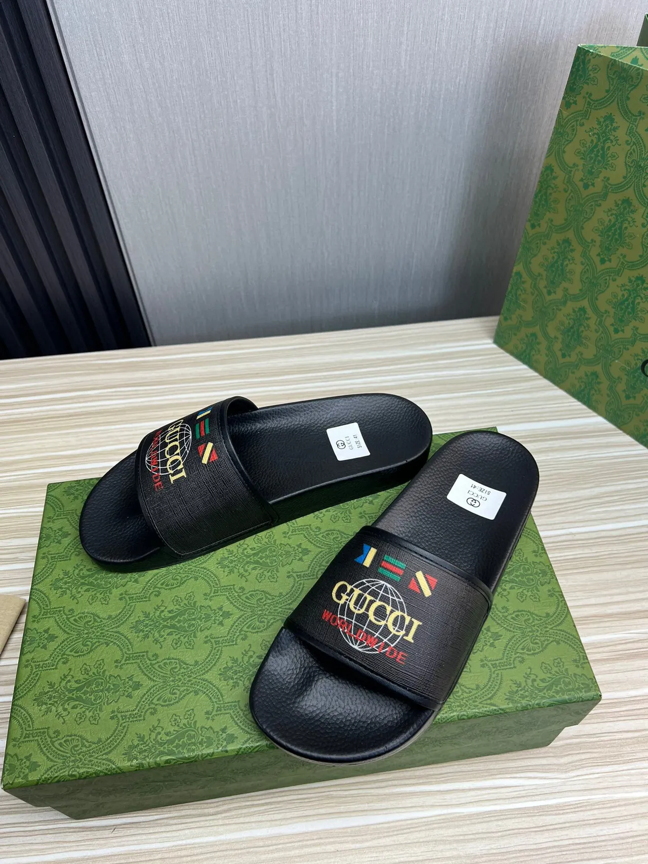 Gucci Worldwide Graphic Strap Black Slippers 9