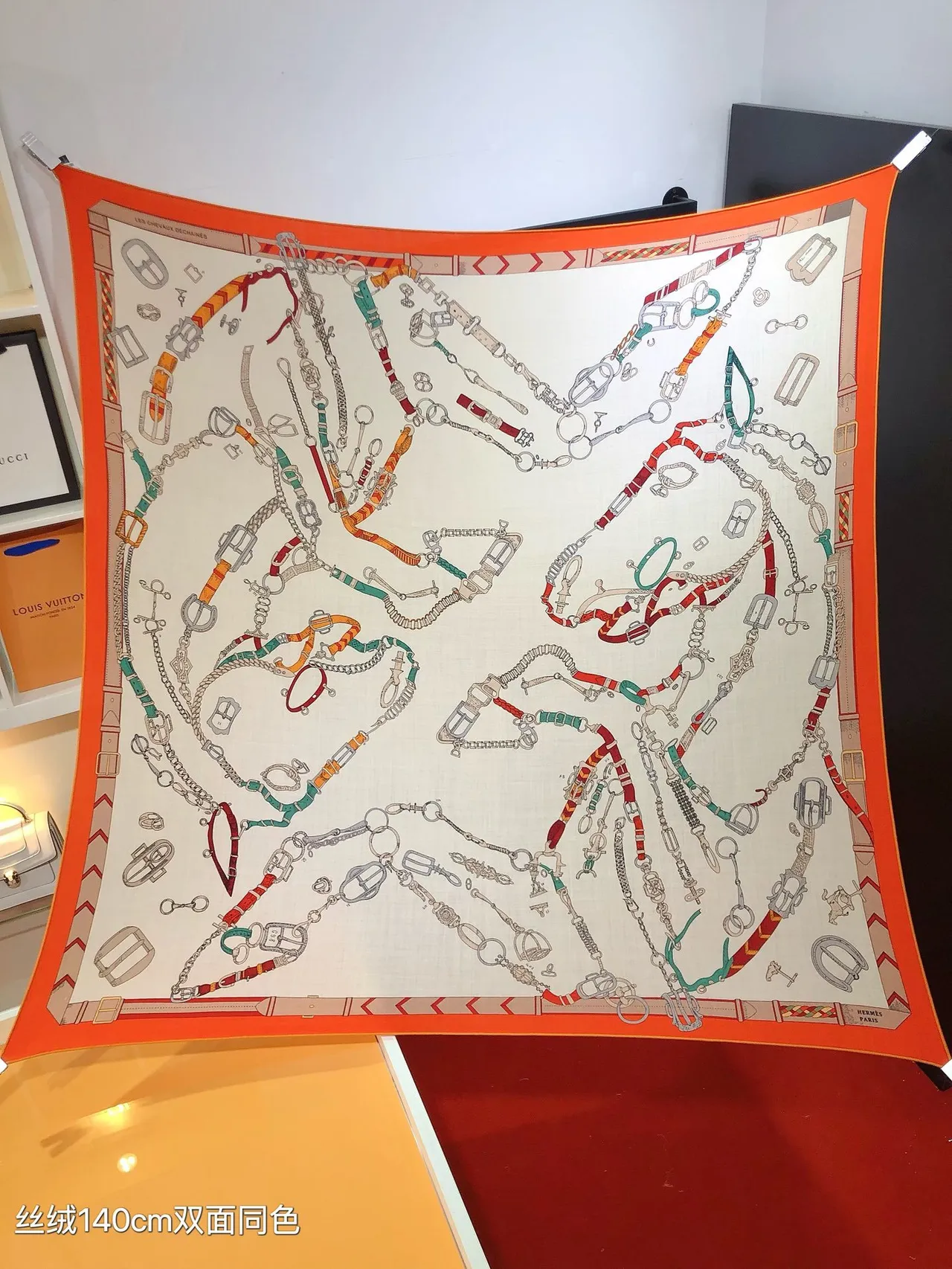 Hermès Beige Orange Motif Équestre Imprimé Double Face Soie Foulard 5