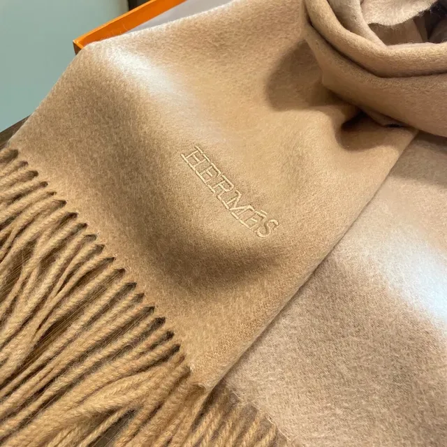 Hermès Beige Soft Texture Frayed Edge Finish Cashmere Scarf 9