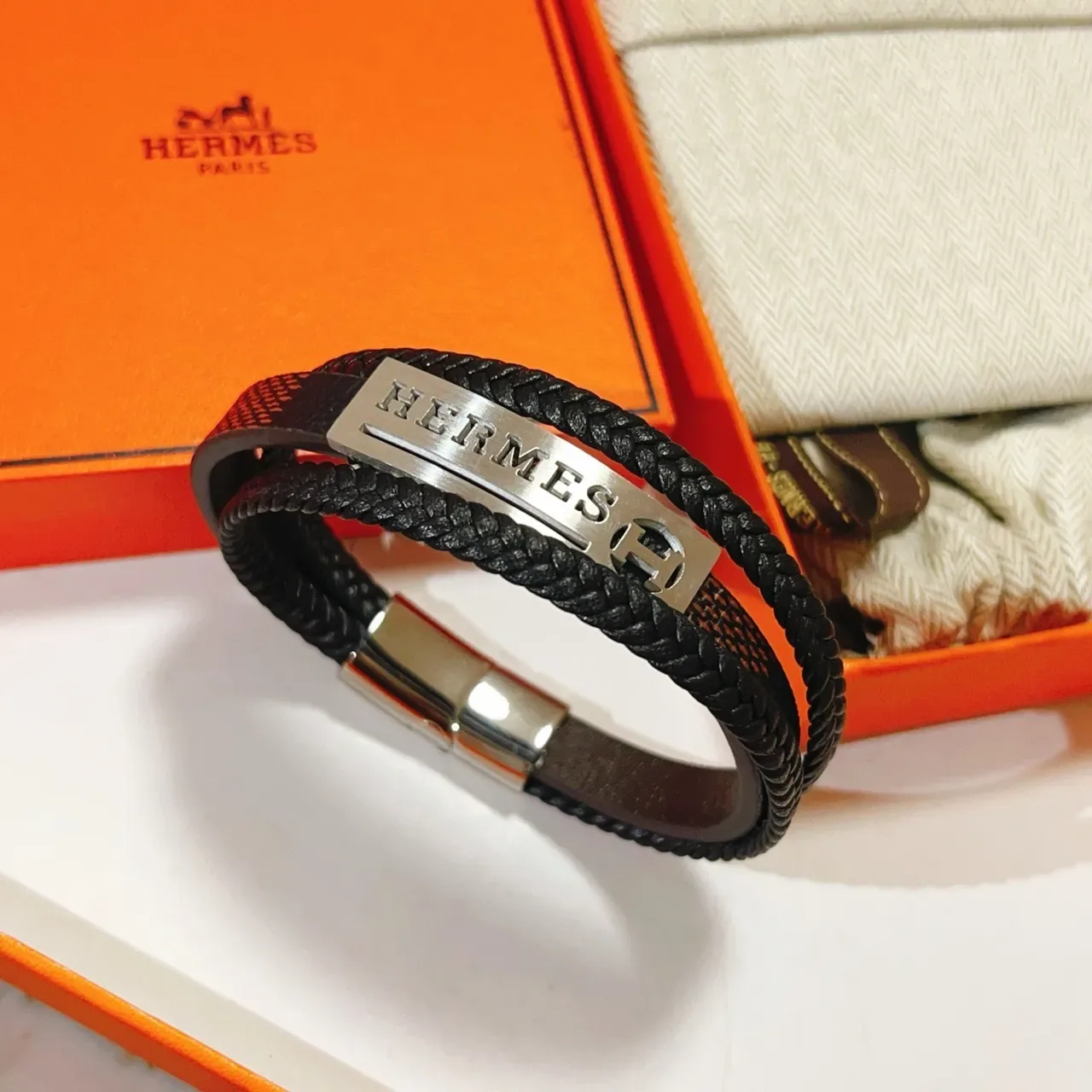 Hermès Pulseira de Couro Trançada Preto Marrom Dupla Enrolamento 3