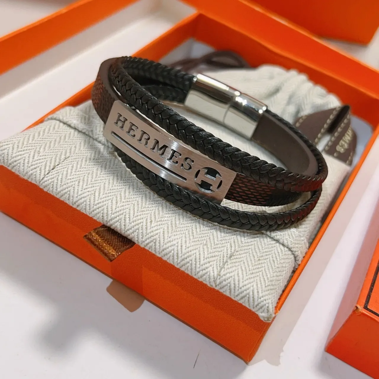 Hermès Pulseira de Couro Trançada Preto Marrom Dupla Enrolamento 4