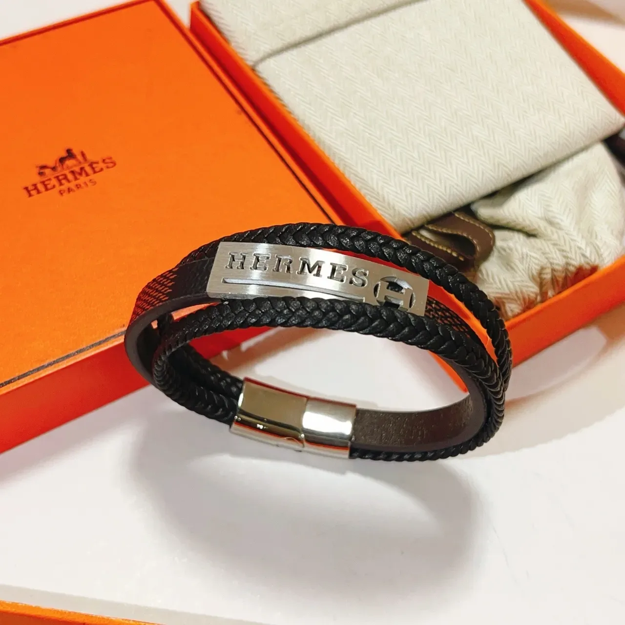 Hermès Pulseira de Couro Trançada Preto Marrom Dupla Enrolamento 9