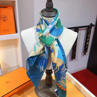 Hermès 蓝色 多彩 正方形 插图 野生动物 和 植物学 印刷 丝绸 围巾