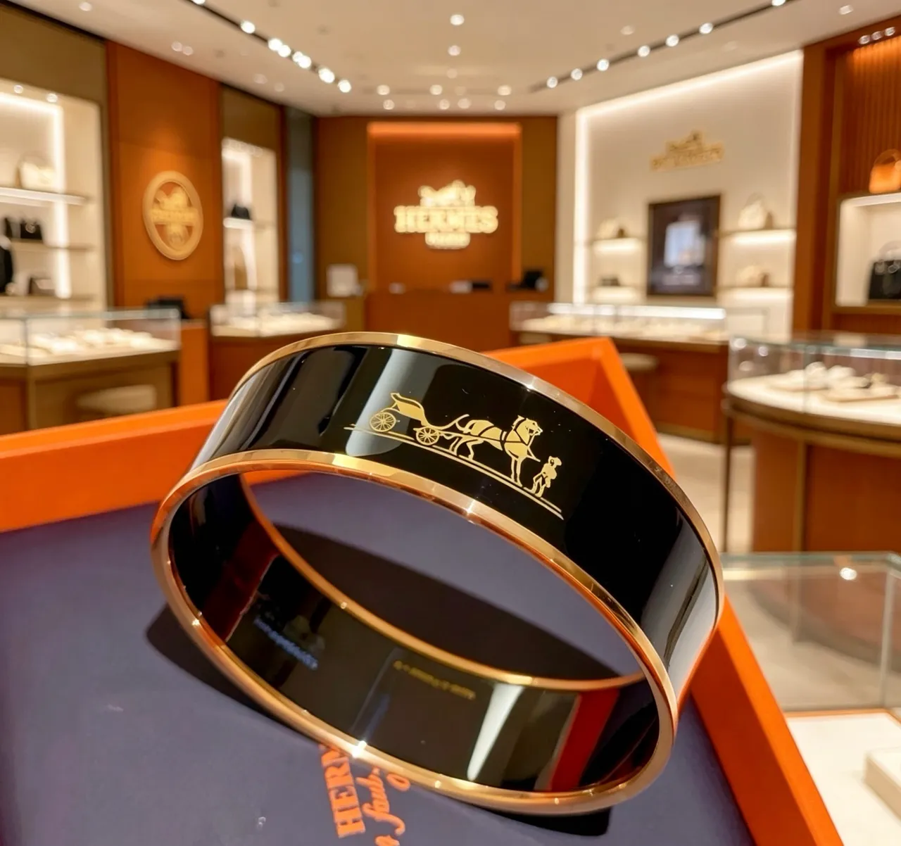 Hermès Caleche Black Gold Rigid Bangle Enamel Bracelet 3