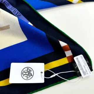 Hermès Carré Tincaçemire বহুরঙের রেশমের স্কার্ফ