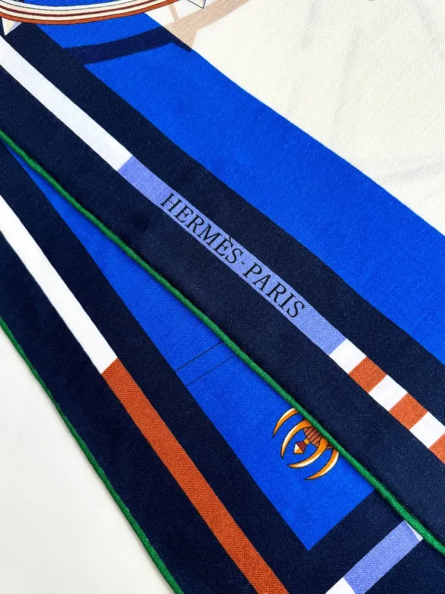 Hermès Carré Tincaçemire Cachecol de seda de várias cores 9