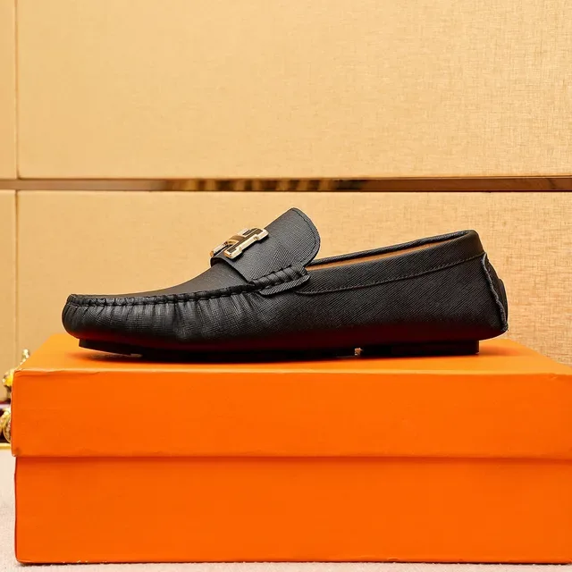 Mocassin Hermès Constance Noir et Rouge Cuir Texturé Médaille H-Logo 6