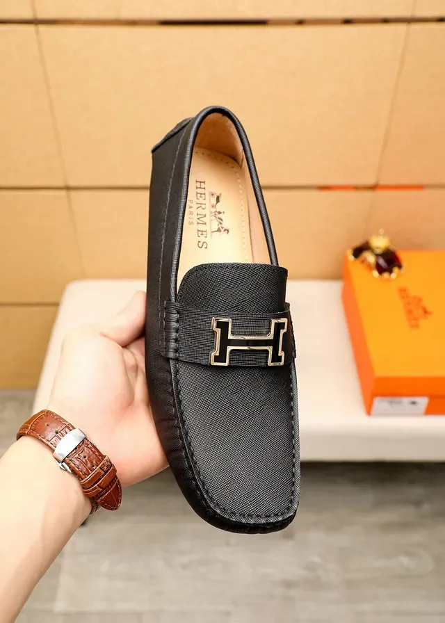 Mocassin Hermès Constance Noir et Rouge Cuir Texturé Médaille H-Logo 7