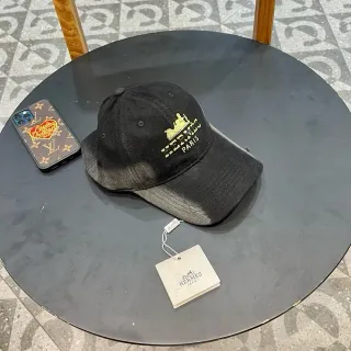 Hermès সিলাই Logo গ্র্যাডিয়েন্ট কালো বেসবল ক্যাপ