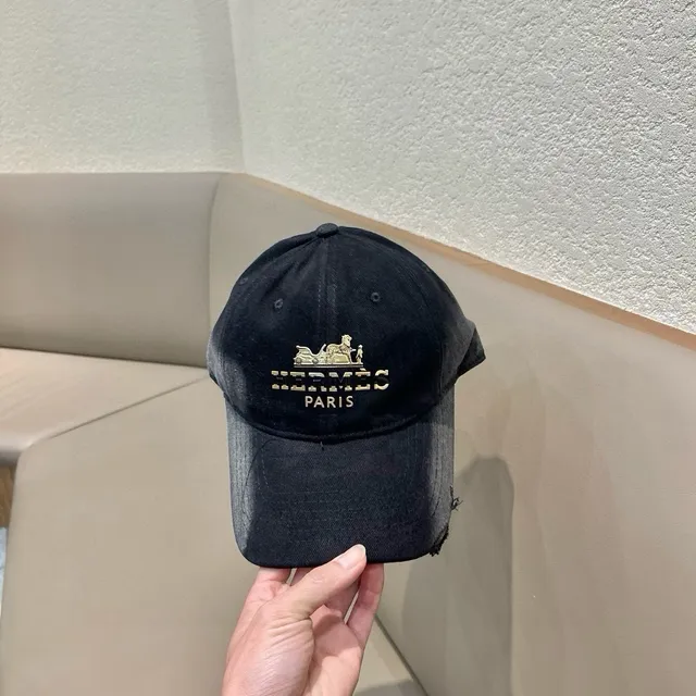 Hermès Embroidered Logo Gradient Black Baseball Cap 8