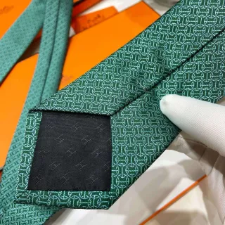 Hermès H Motif Green Black Silk Woven Repeating Necktie