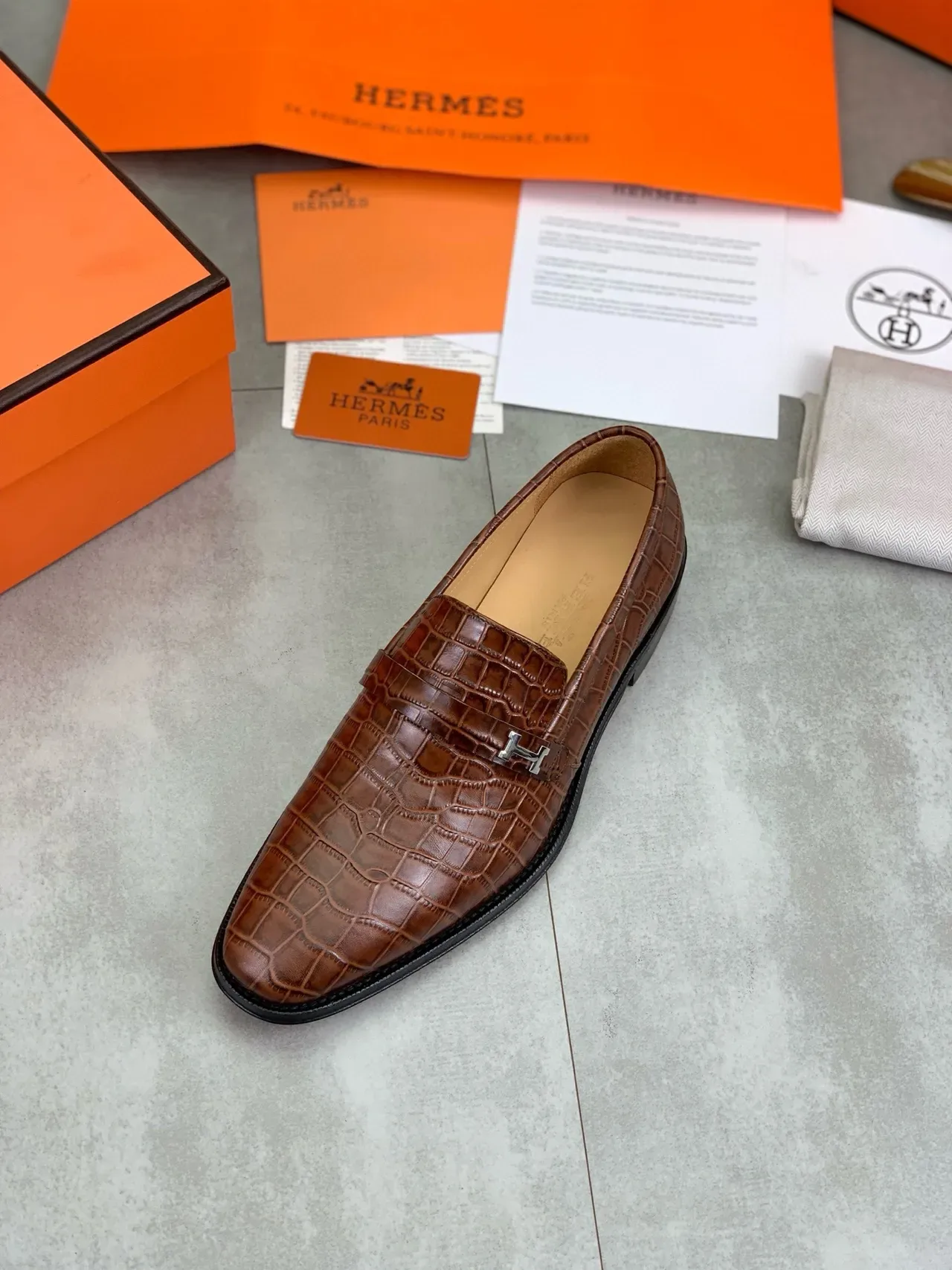 Hermès H-Pocket Loafer Cuir Marron Embossé Crocodile Loafers 5