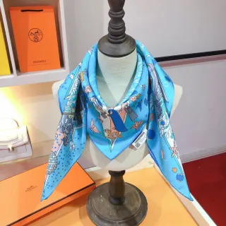 Hermès 插图印刷 浅蓝色 丝绸围巾