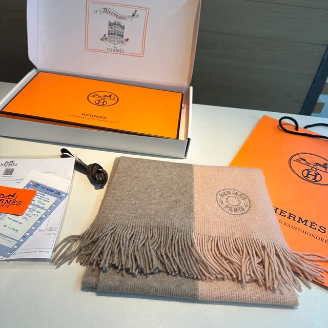 Hermès Cachecol Tricotado com Franjas de Duas Cores Bege Cinza de Cashmere 4