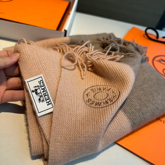 Hermès Cachecol Tricotado com Franjas de Duas Cores Bege Cinza de Cashmere 6