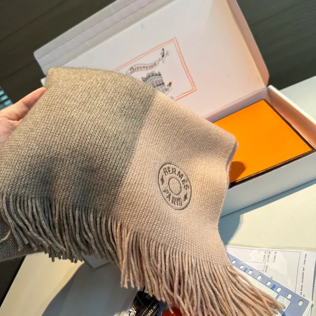Hermès Cachecol Tricotado com Franjas de Duas Cores Bege Cinza de Cashmere 9