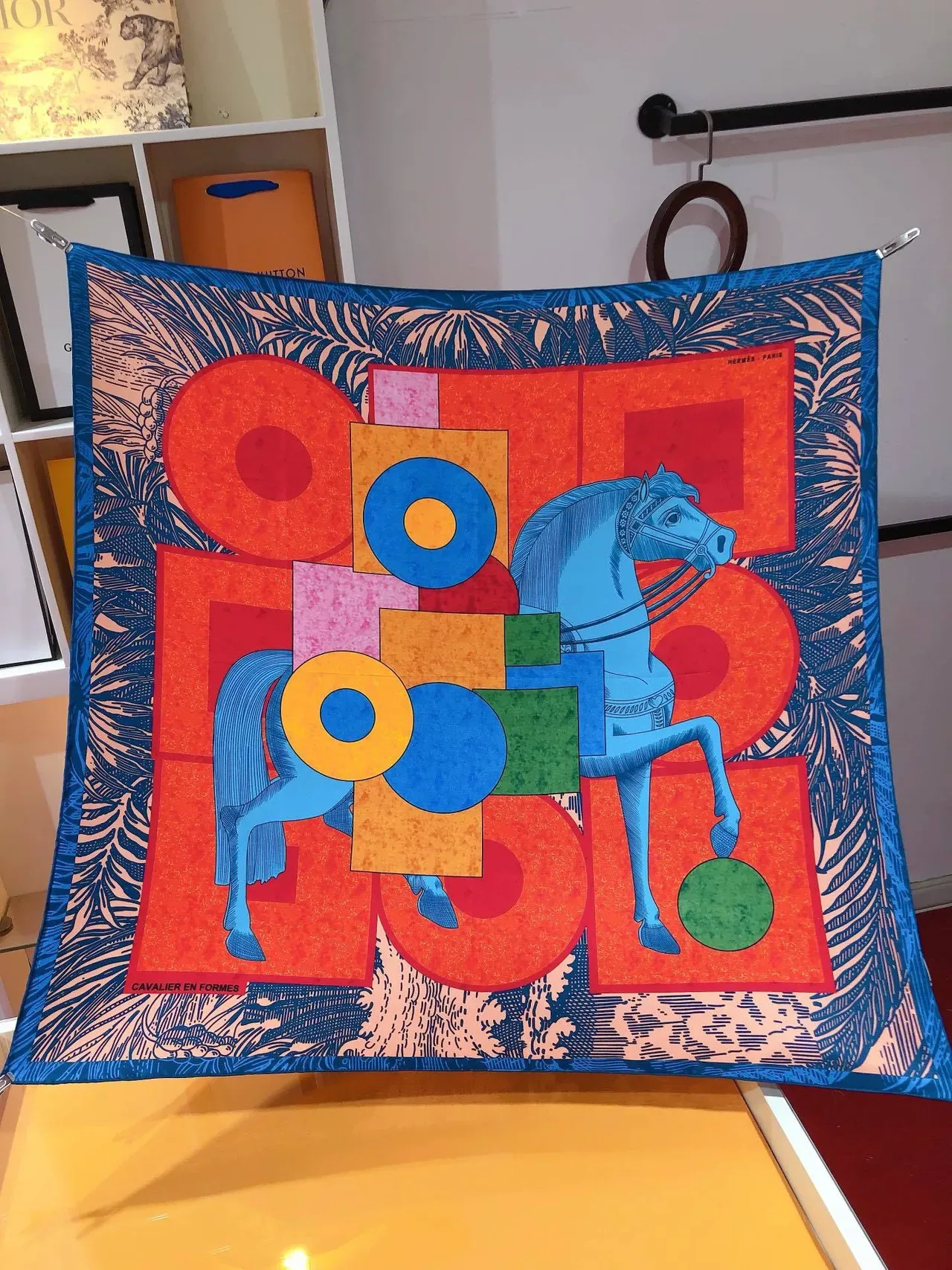 Hermès écharpe de soie carrée multicolore avec impression graphique bold 4