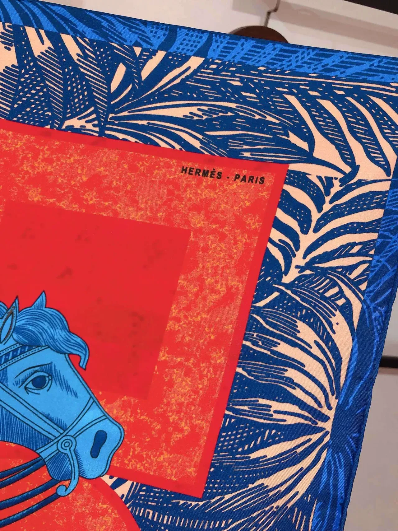 Hermès écharpe de soie carrée multicolore avec impression graphique bold 7
