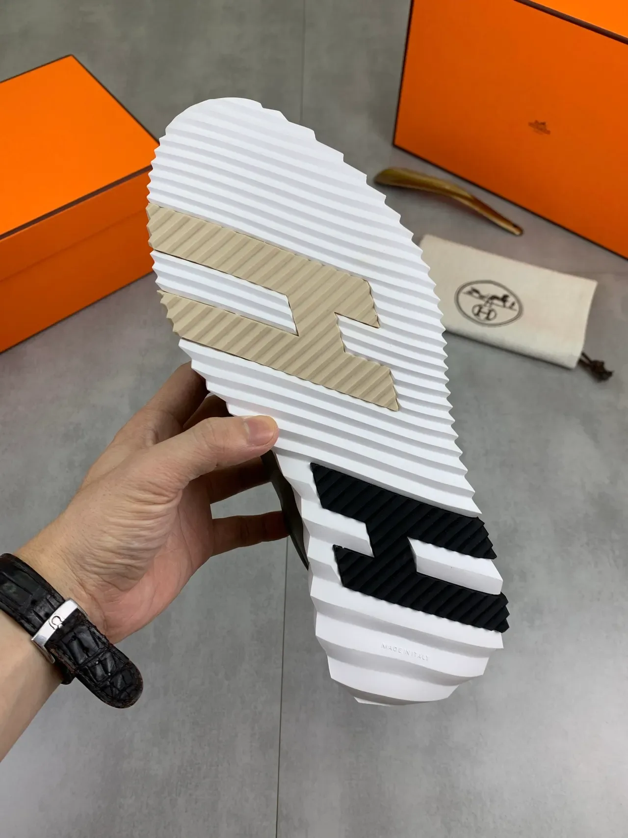 Hermès Vert Olive Cuir-Suede Lifestyle Sneakers 3