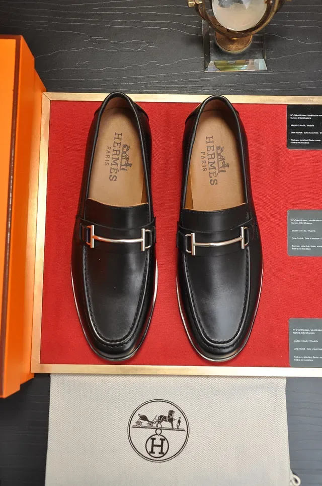 Hermès Oran Mocassins de Couro Preto com Cabrestilho 9