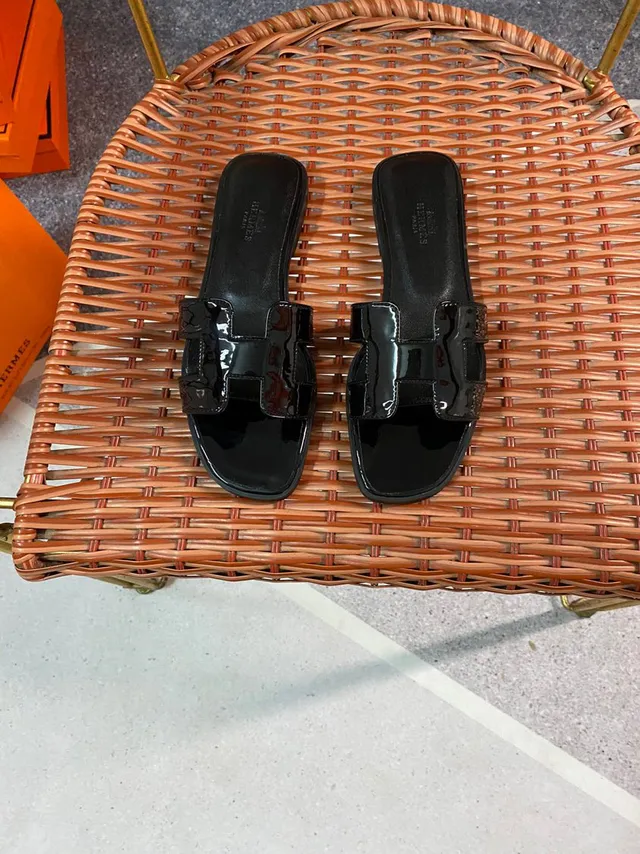 Hermès Oran Black Patent Leather H-Strap Slippers 5