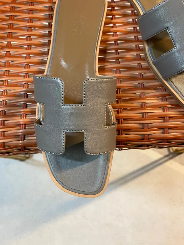Hermès Oran Gray-Green Leather H-Strap Slippers 3