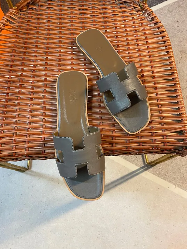 Hermès Oran Gray-Green Leather H-Strap Slippers 5