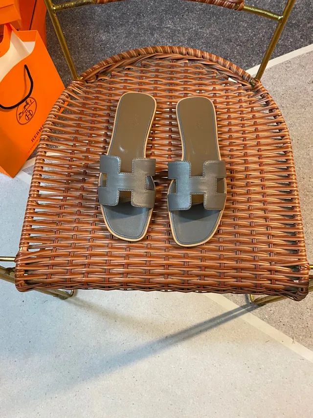 Hermès Oran Gray-Green Leather H-Strap Slippers 6