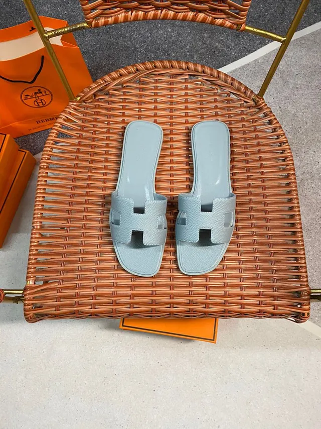 Hermès Oran Light Gray Pebbled Leather Slippers 3