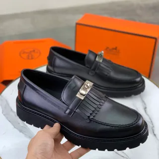 Loafer Hermès Oran de Couro Preto com Franjas