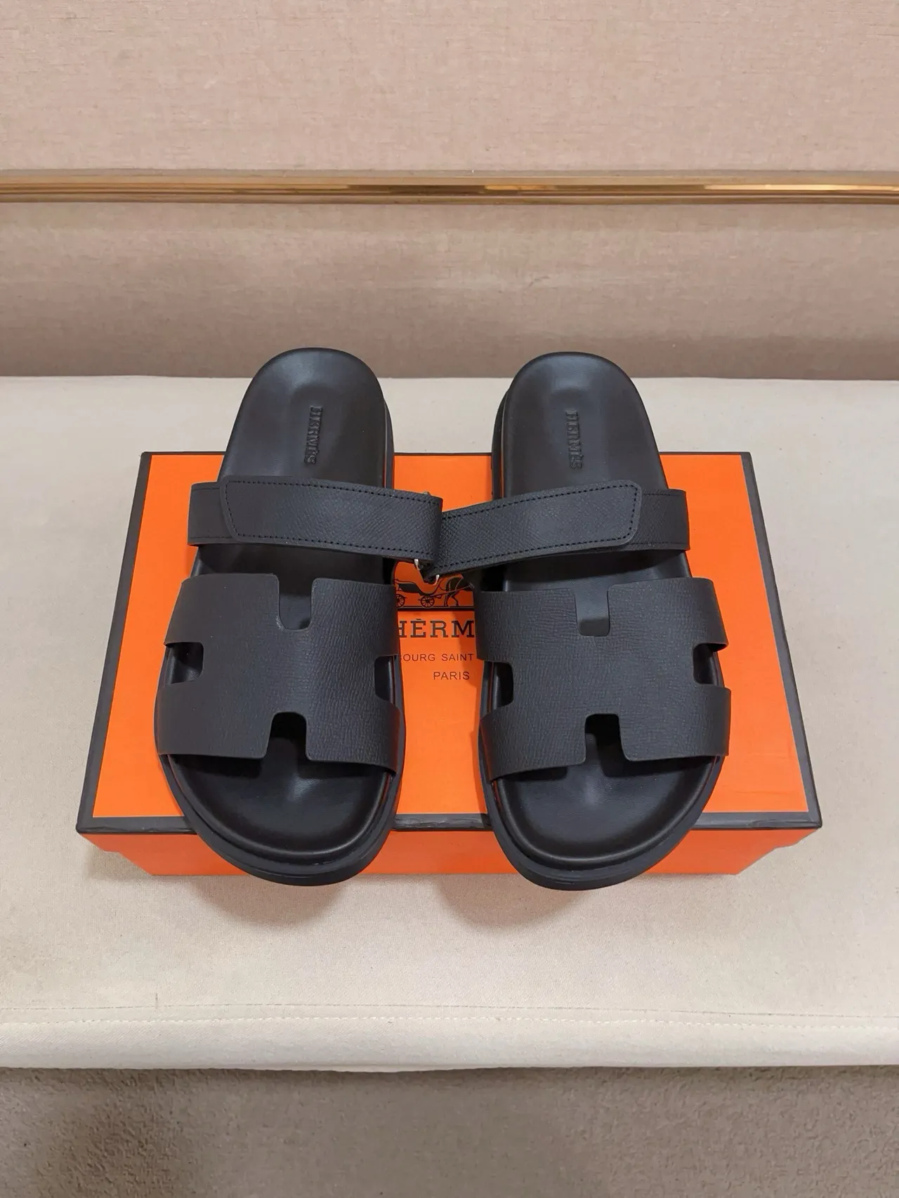 Hermès Oran Slide কালো ক্যাজুয়াল স্যান্ডেল 8