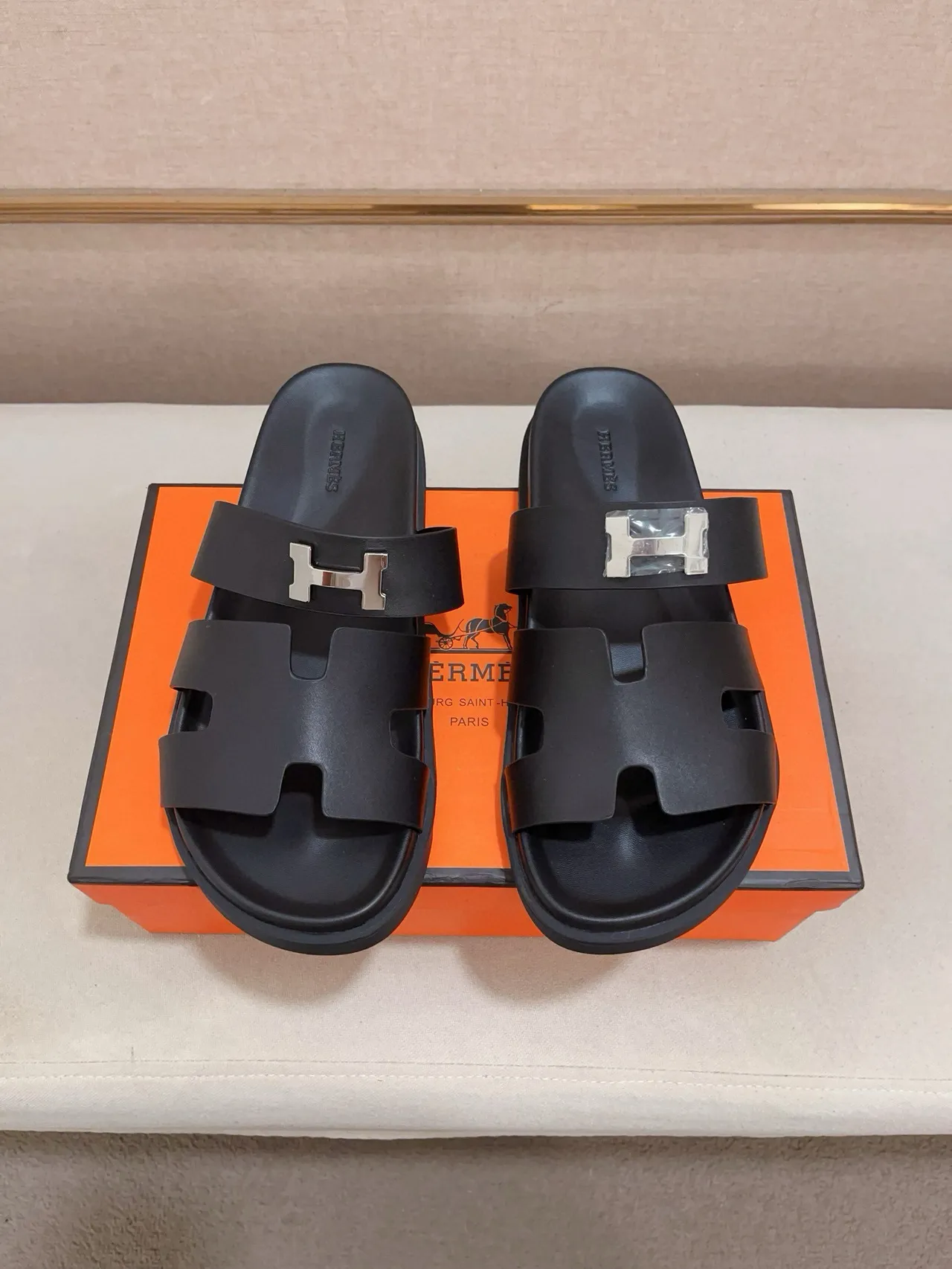 Hermès Oran Slide Black Rubber Slipper 8