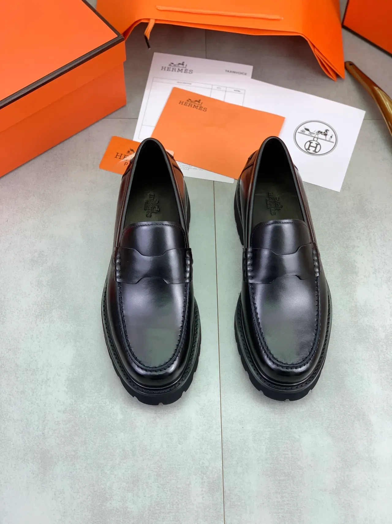 Hermès Penny Loafer Noir Cuir Poli avec Semelle à Crampons Épaisses 5