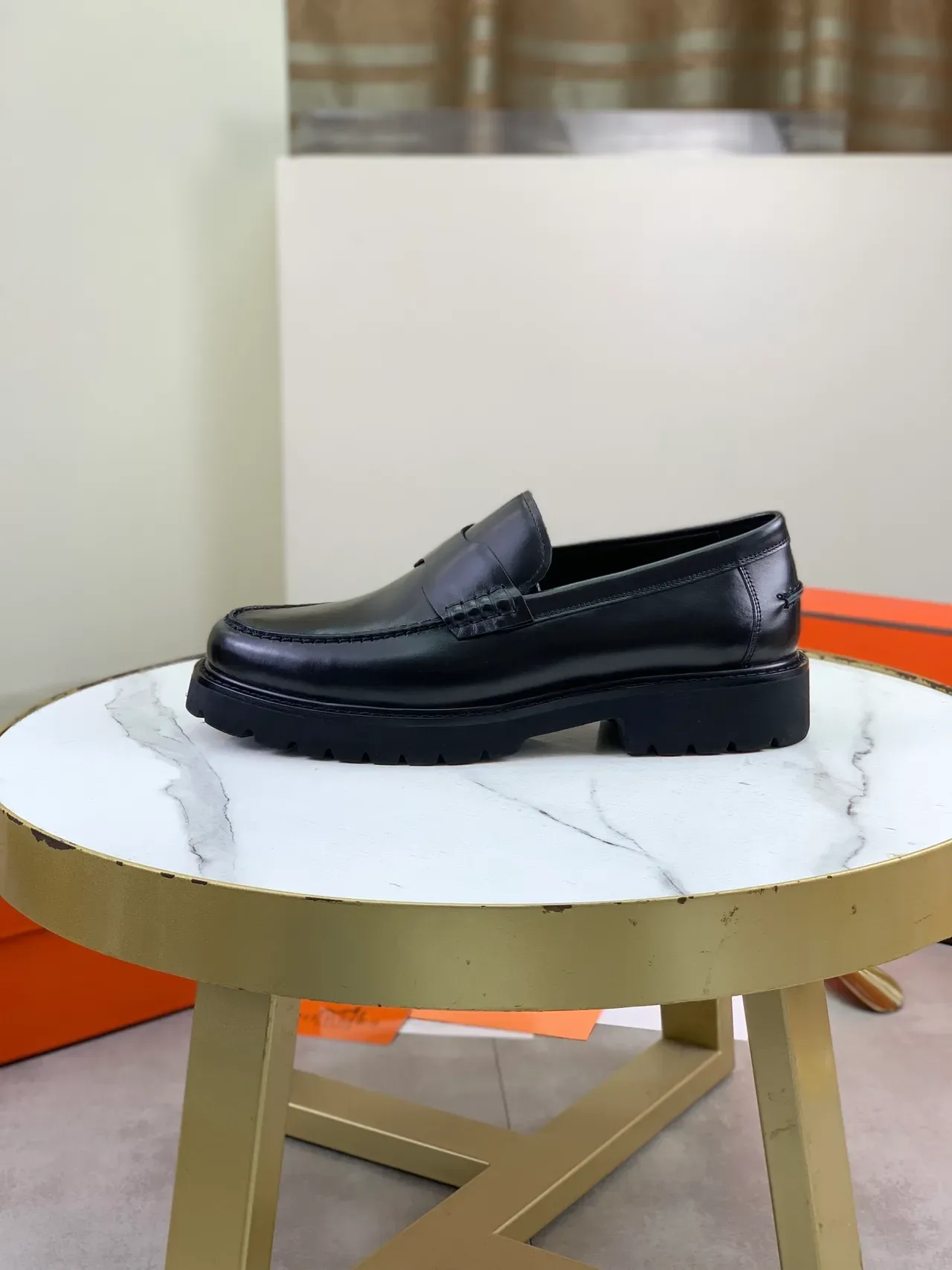 Hermès Penny Loafer Noir Cuir Poli avec Semelle à Crampons Épaisses 6