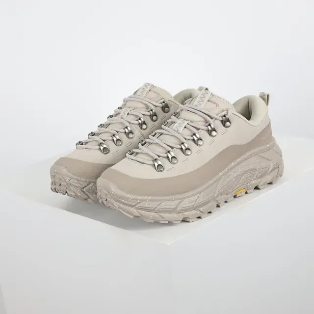 Hoka Sapatilhas lifestyle bege chunky inspiradas em trilha com hardware de metal para cadarços 2