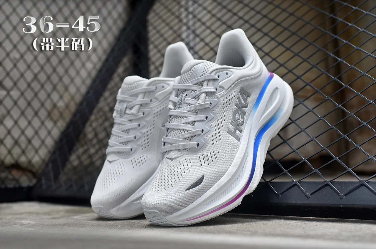 Hoka Clifton Blanc Bleu Haut en tricot ingénierie Amortissement sculpté Semelle intermédiaire Chaussures de course 5