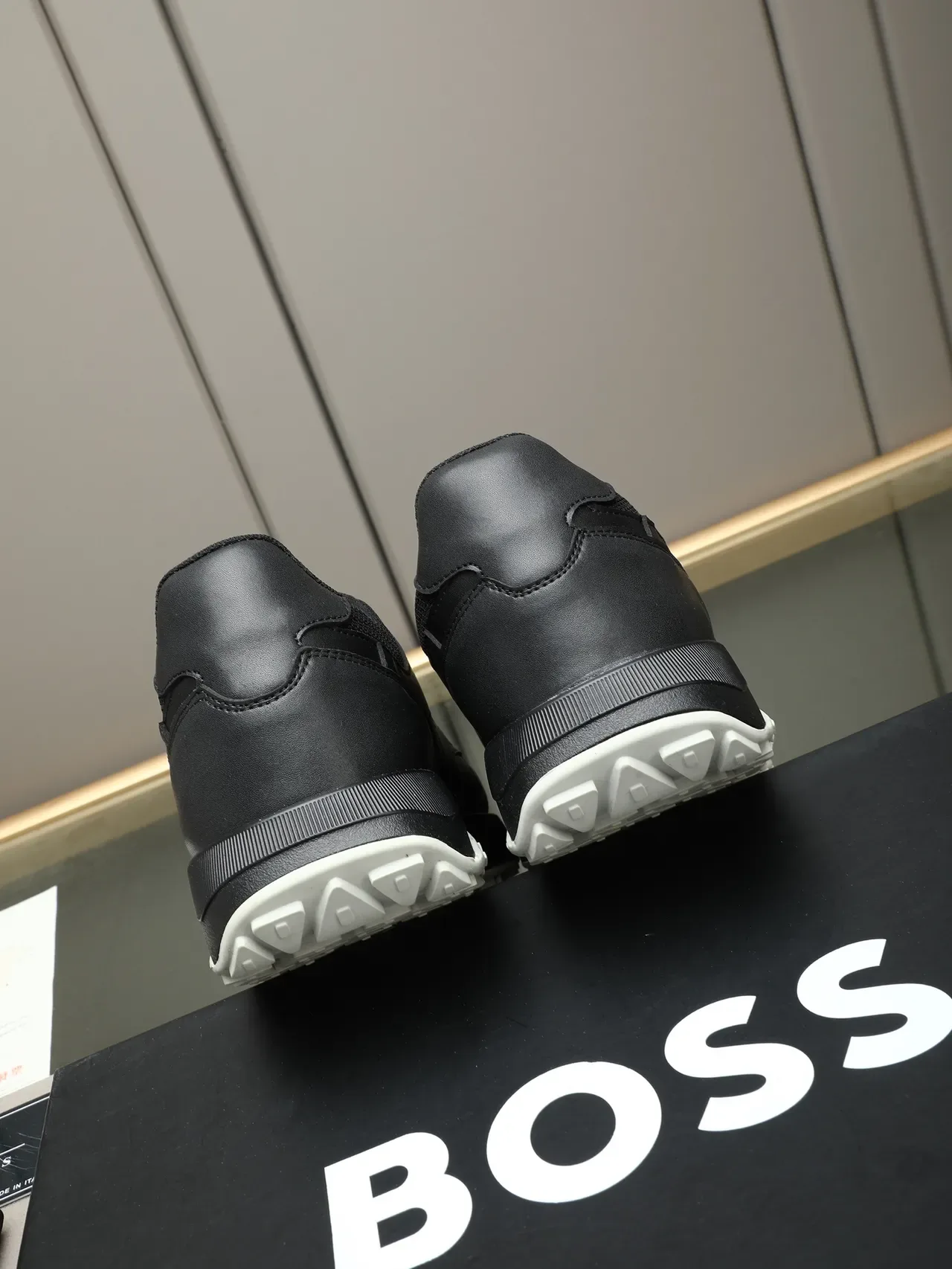 Hugo Boss Black Leather-Mesh Lifestyle Sneaker 3