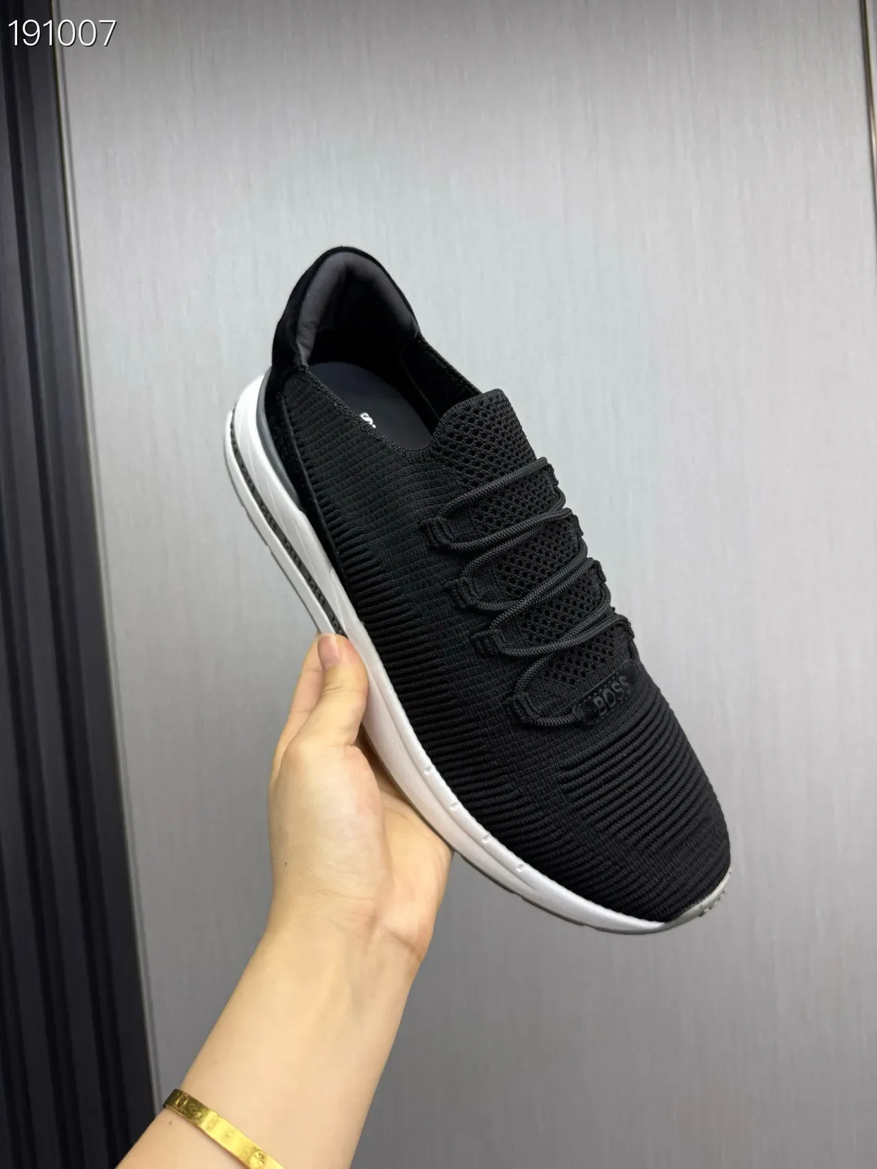 Hugo Boss Tênis Lifestyle Preto e Branco, Parte Superior em Malha, Textura de Costas 3