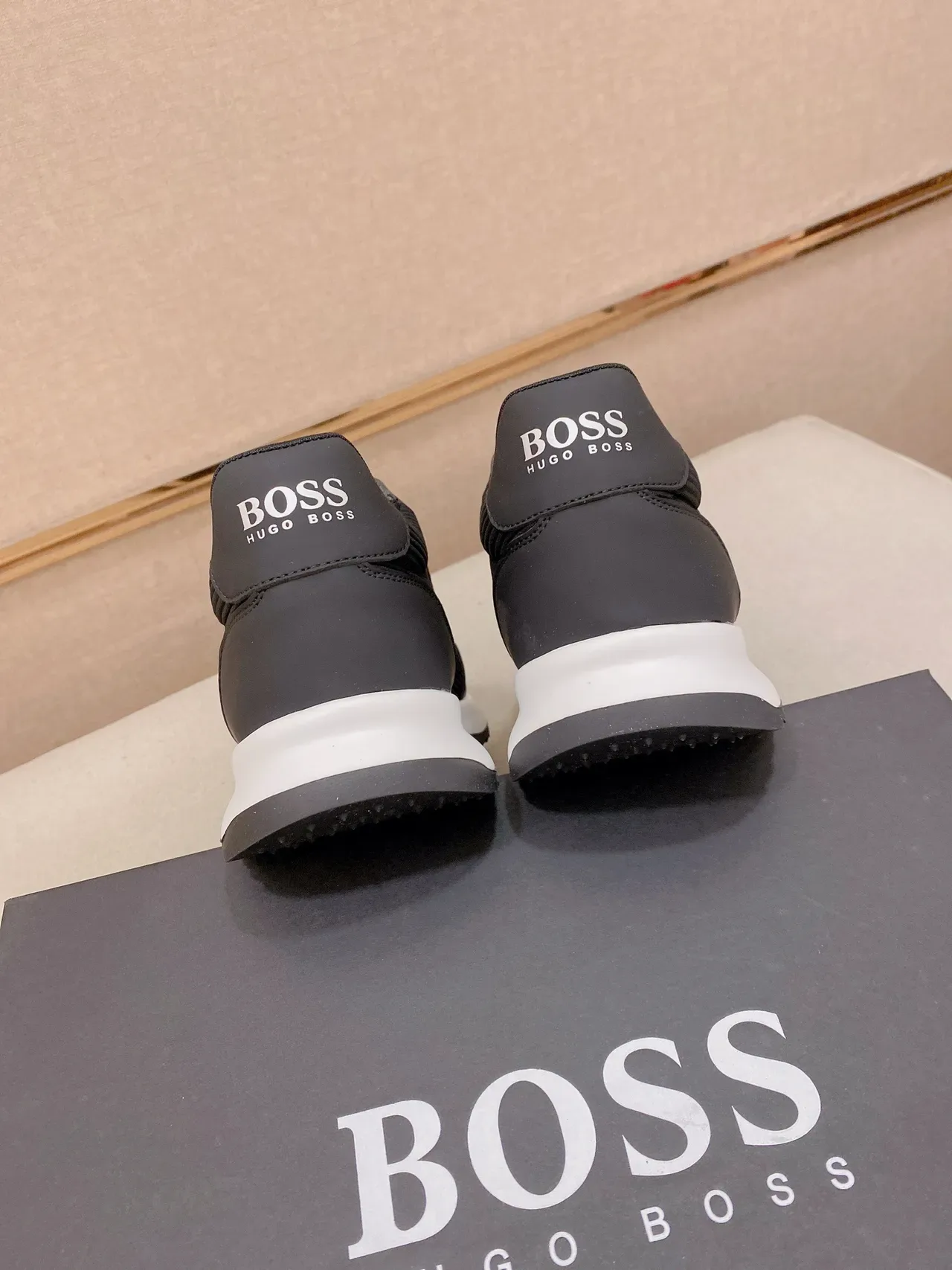 Hugo Boss Noir Blanc Textile Ribbelé Supérieur Contraste Mésoule Lifestyle Sneakers 9