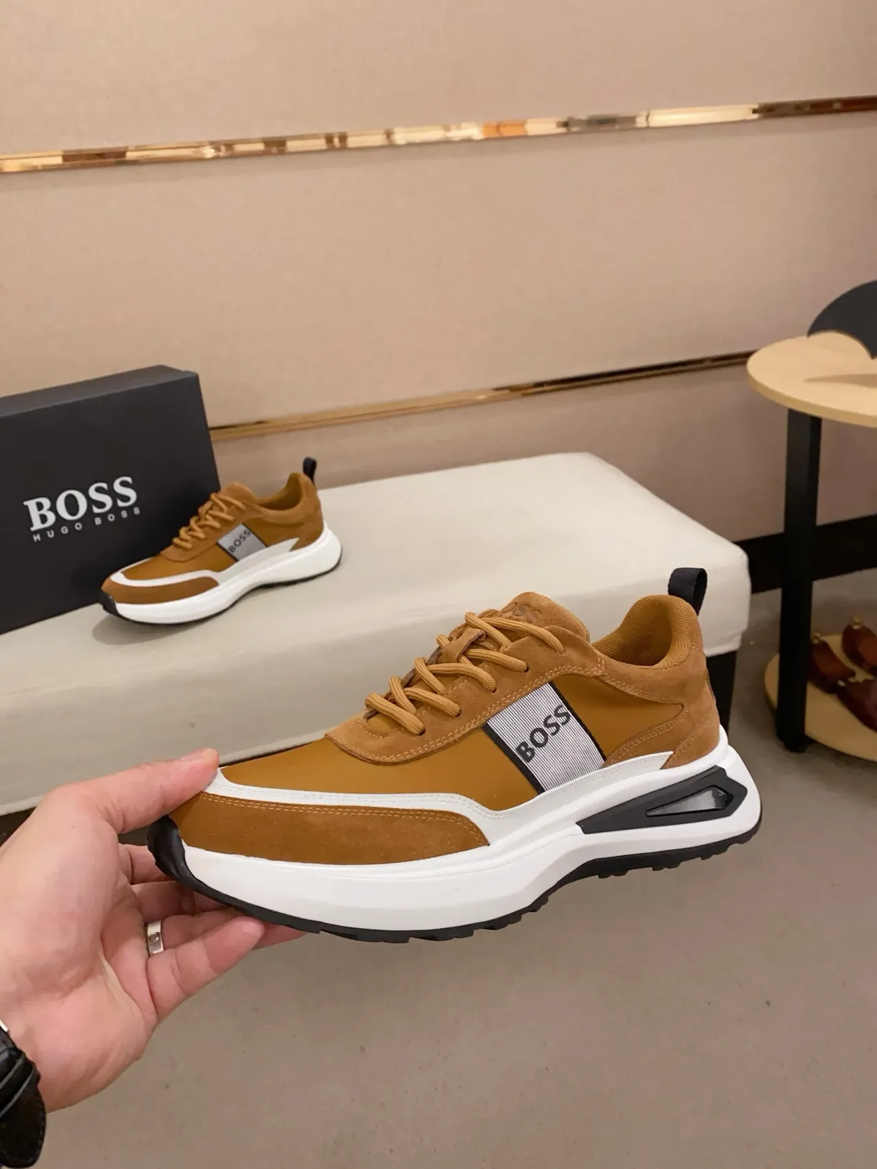 Hugo Boss Chaussures Lifestyle Daim Marron Blanc Beige Chunky Midsole 3