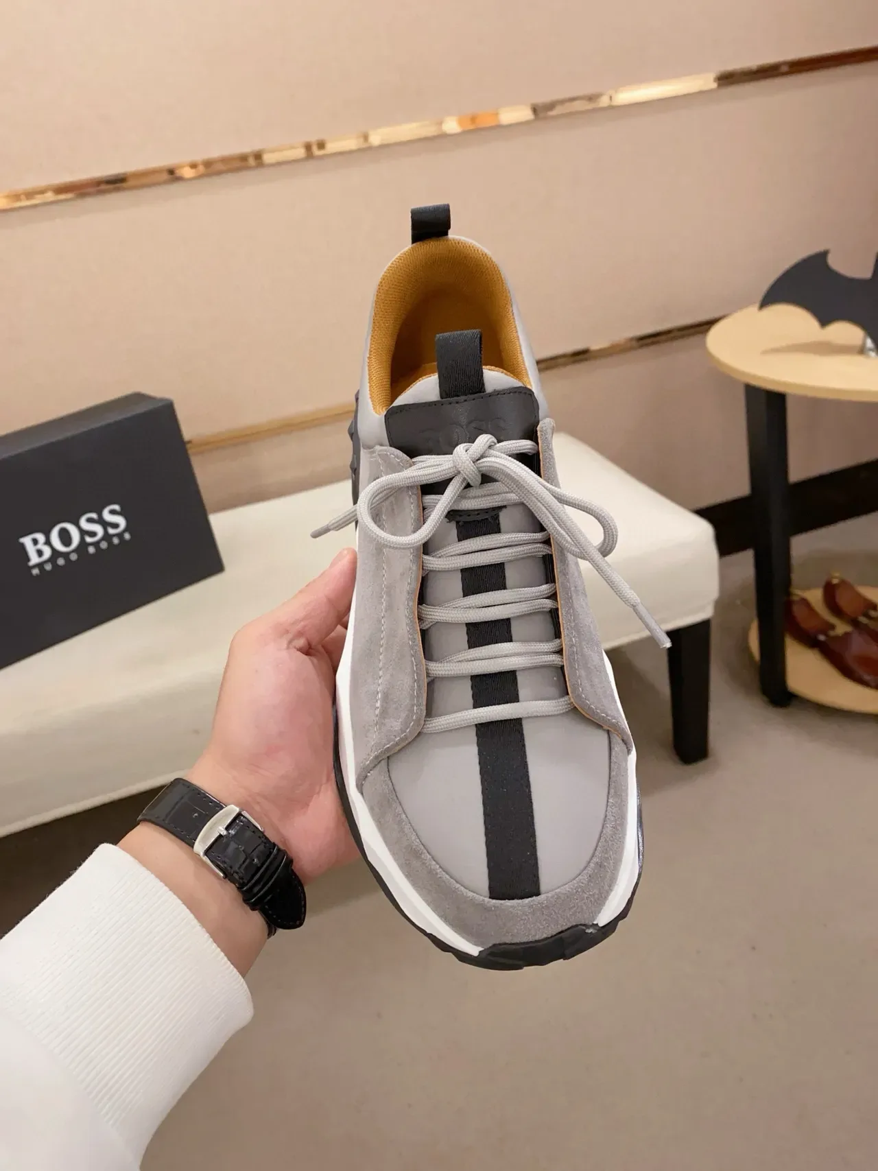 Hugo Boss Tênis plataforma de camurça cinza 2