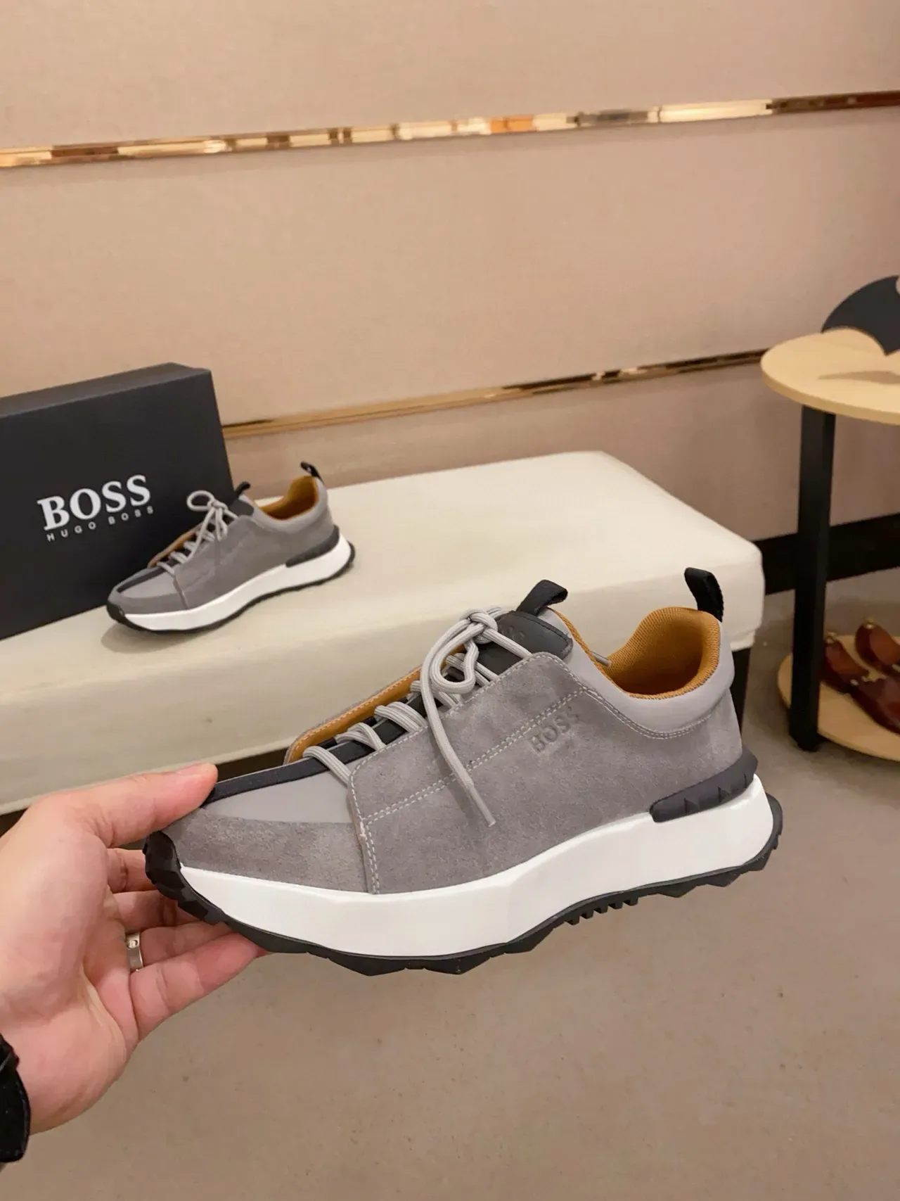 Hugo Boss Tênis plataforma de camurça cinza 3