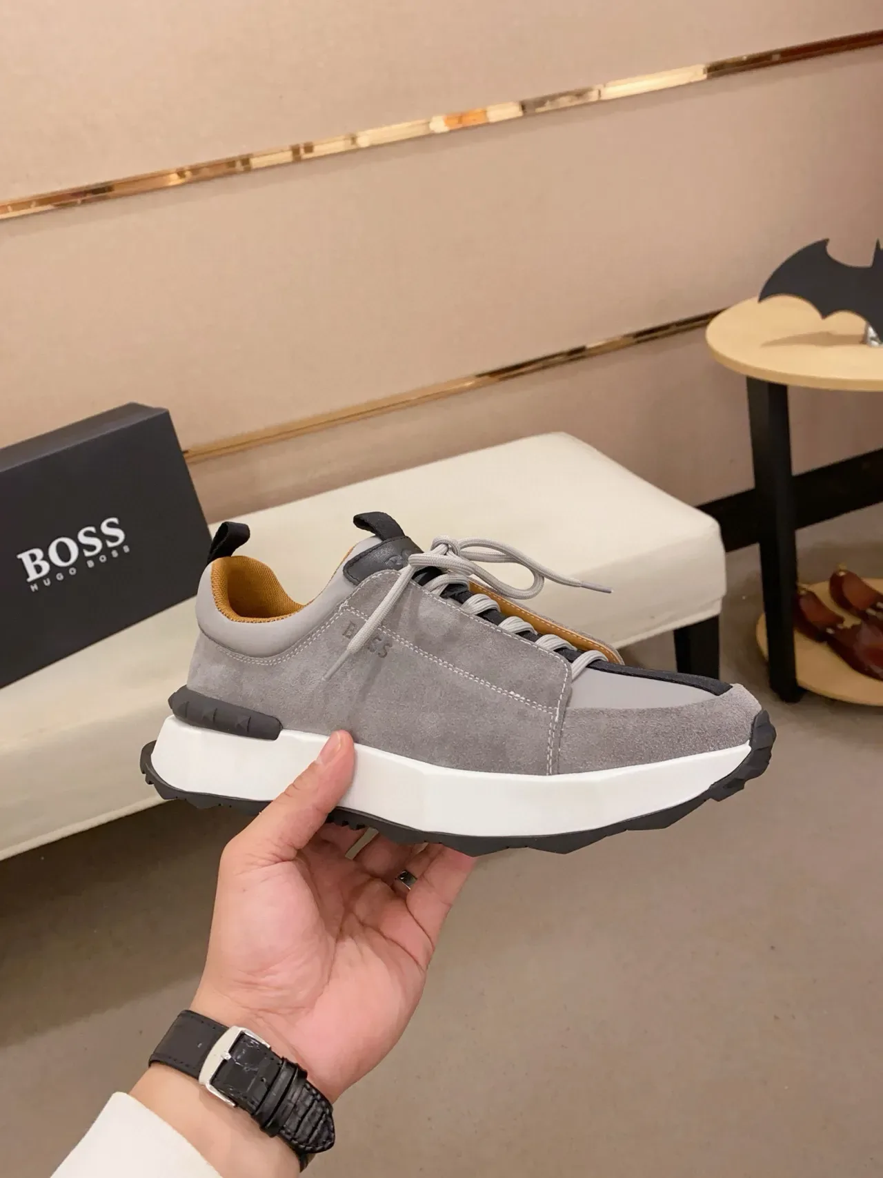 Hugo Boss Tênis plataforma de camurça cinza 4