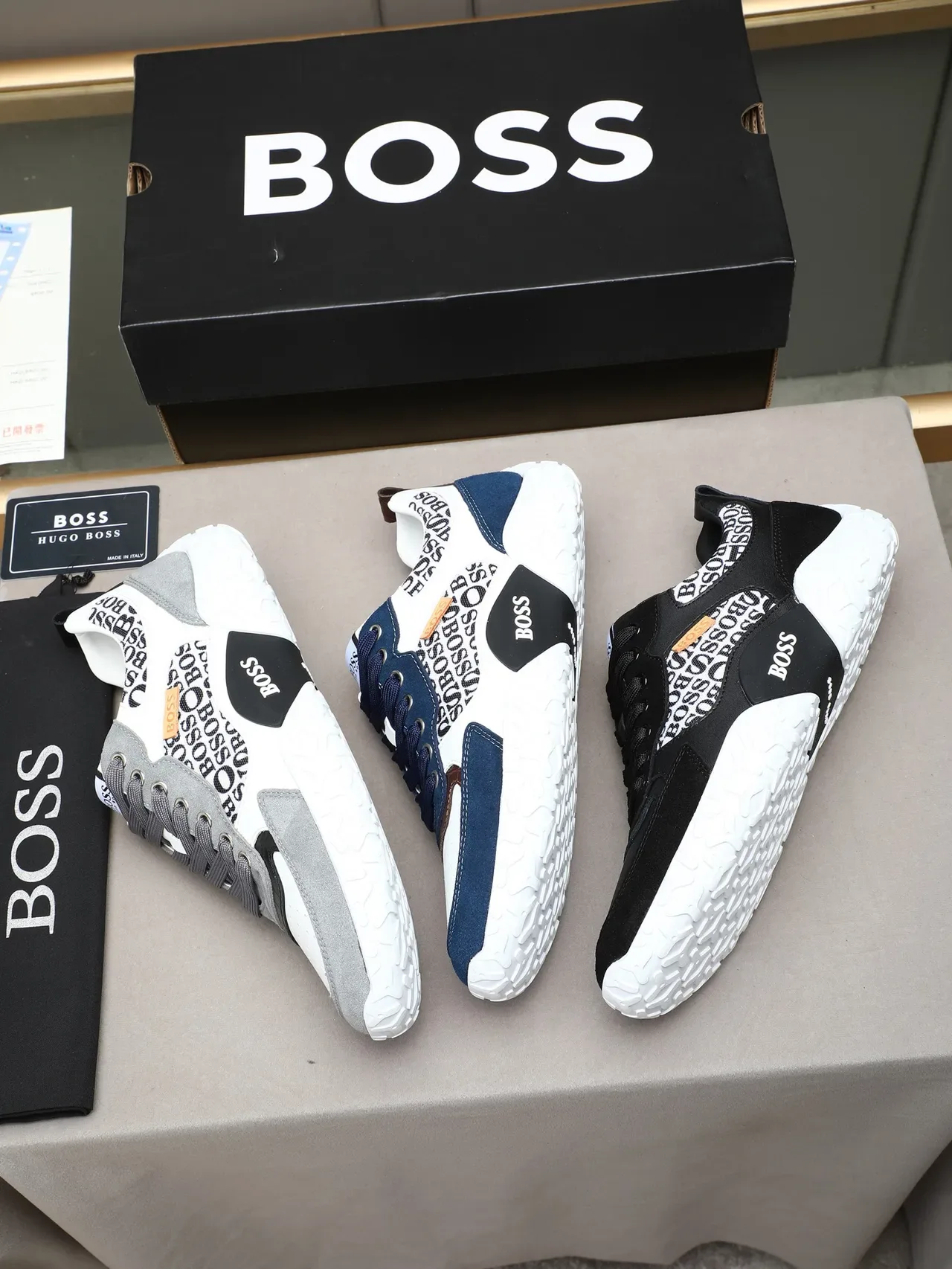 Hugo Boss Logo-Print sneakers lifestyle gris et blanc 2