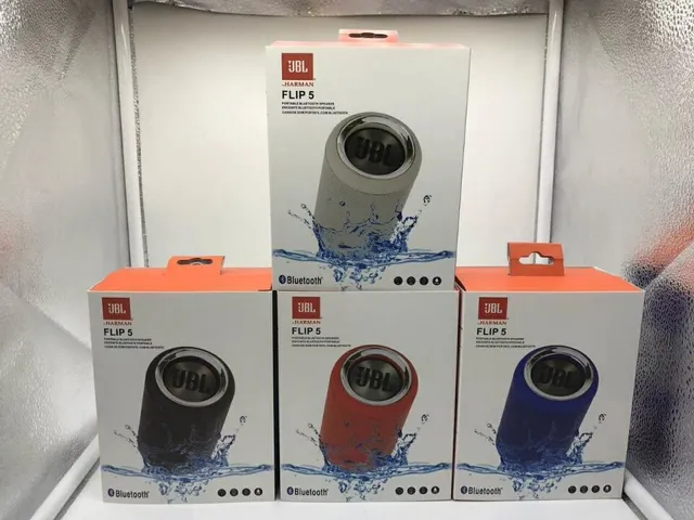 JBL Flip 5 Red Blue Cylindrical Splash-Resistant Portable Speaker 3