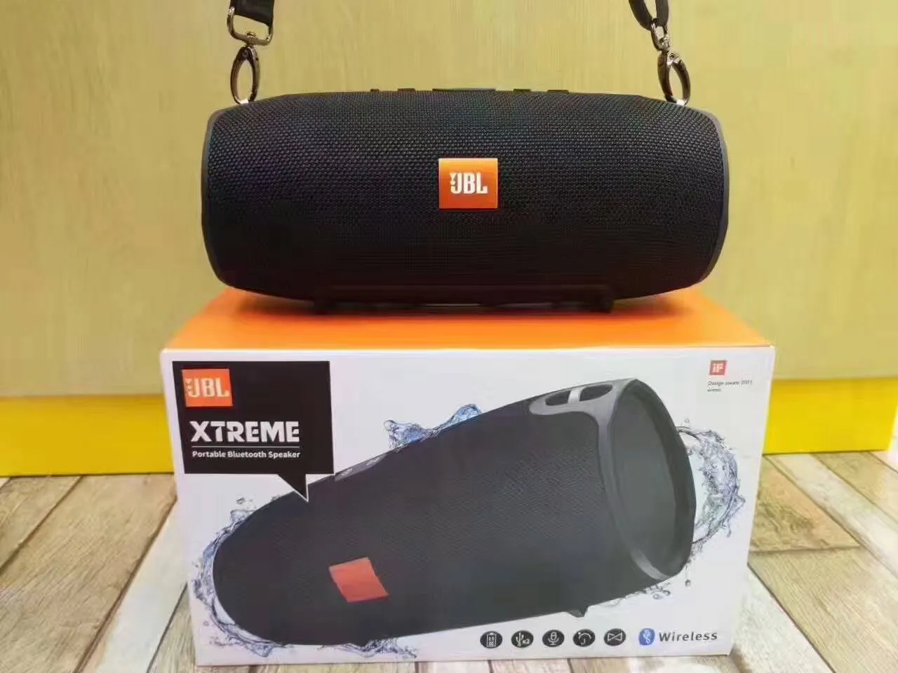 JBL مكبر صوت محمول أسطواني متعدد الألوان مغطى بشبكة 19