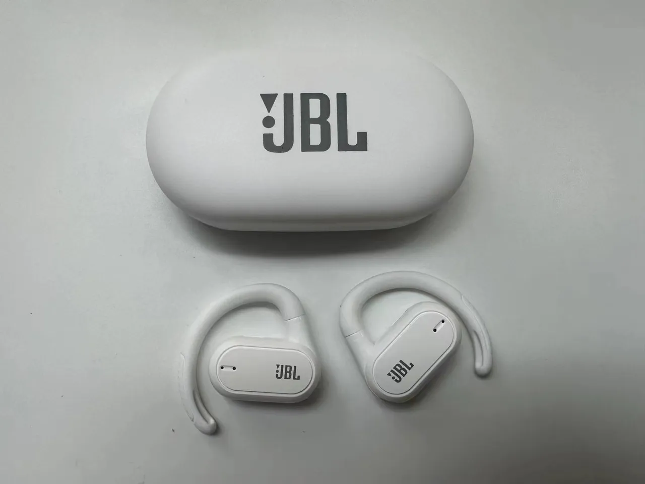 JBL Reflect Aero White Black Over-Ear Hook Design Compact Stem Housing Sports Earphones 2