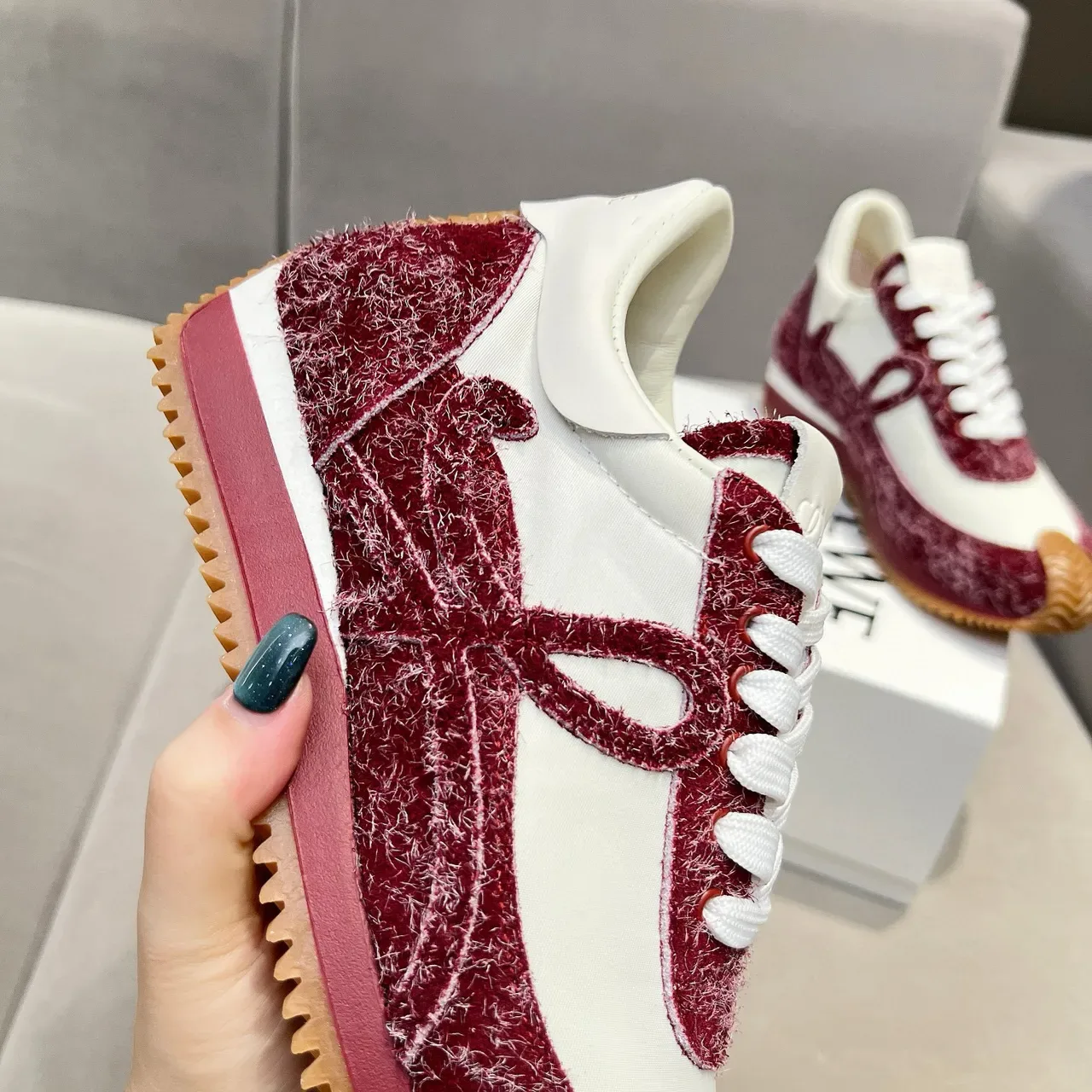 Loewe Flow Runner 2.0 Baskets Lifestyle Blanches et Rouges Texturées 7