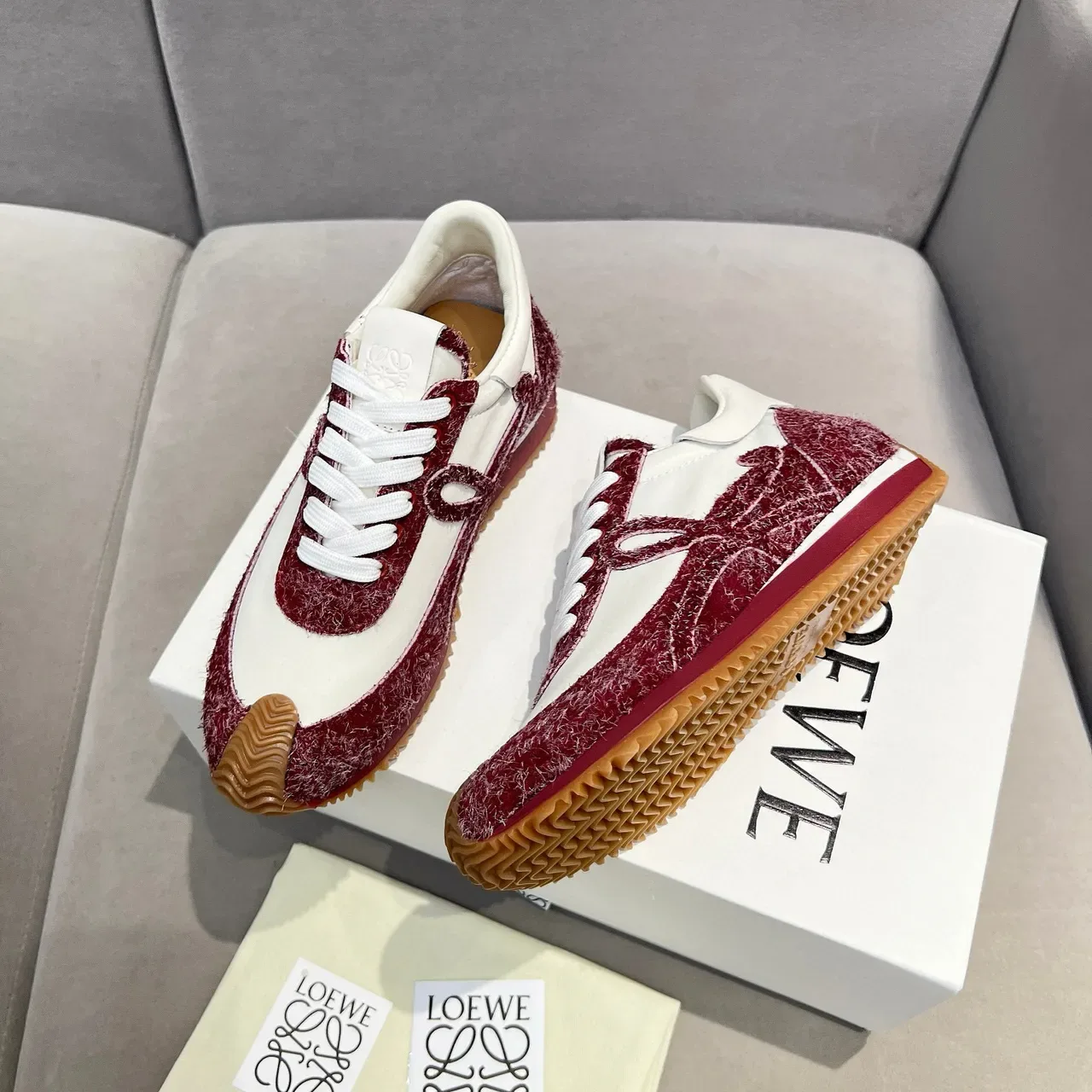 Loewe Flow Runner 2.0 Baskets Lifestyle Blanches et Rouges Texturées 9