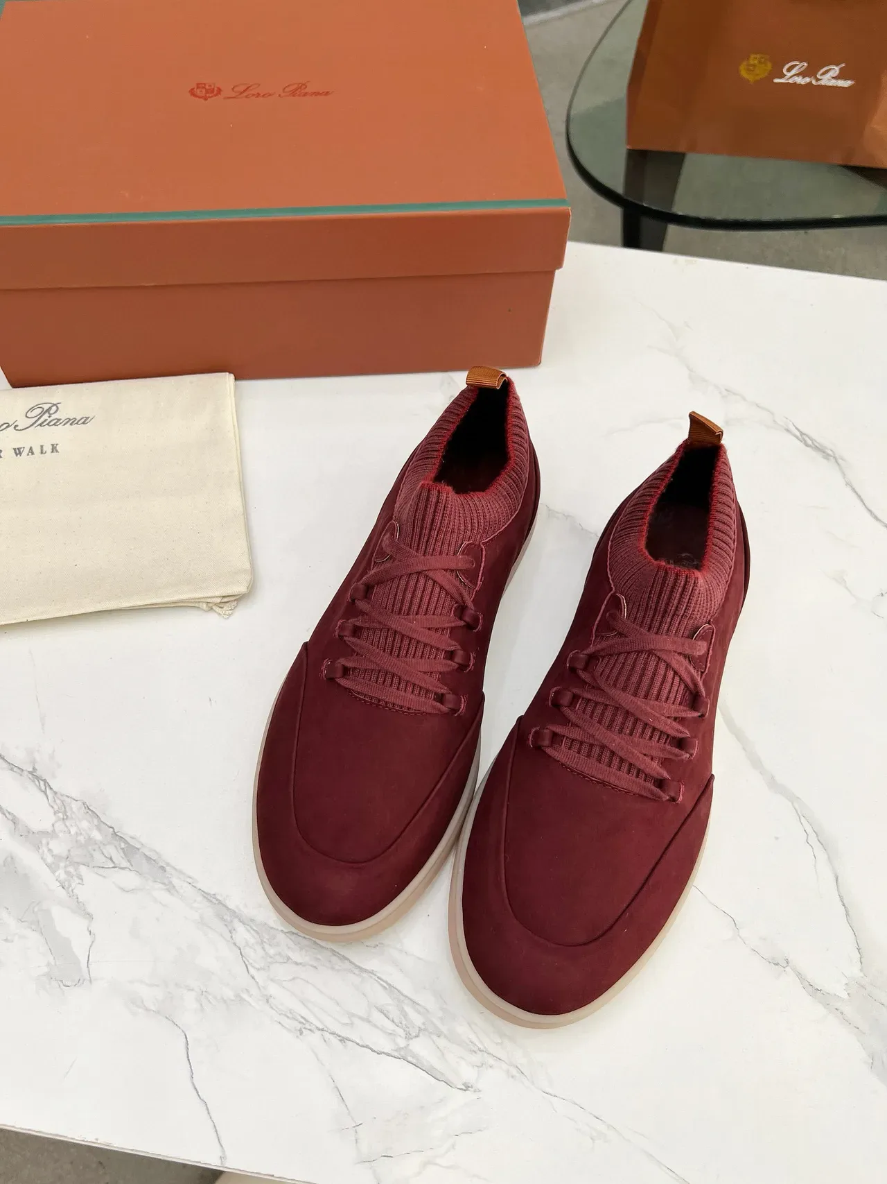 Loewe Sneakers Lifestyle en Daim à Col Tricoté Bordeaux 4